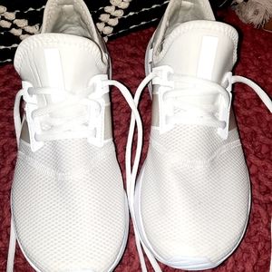 Ladies size 9 New Balance shoes